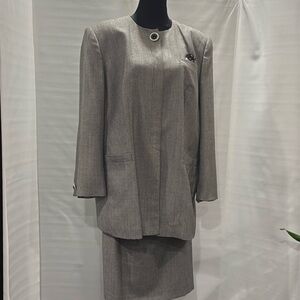John Meyer of Norwich Skirt Suit, 5 pockets, black and white tweed size 20W.
